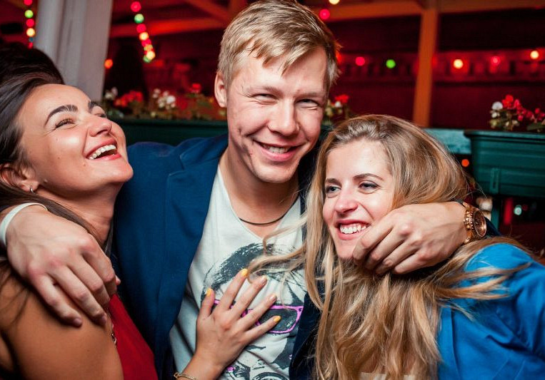 Три модели клубного соблазнения